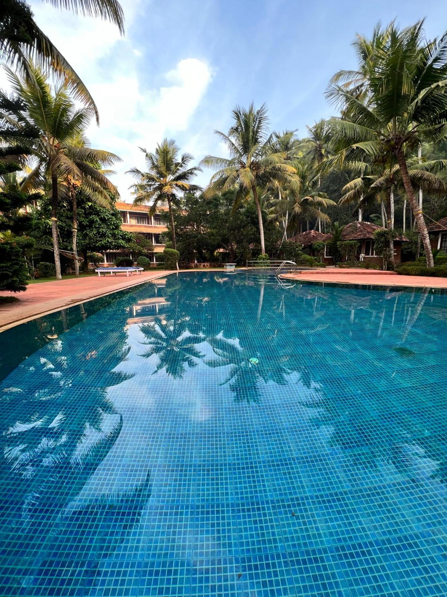 Abad Harmonia Ayurvedic Beach Resort Kovalam Eksteriør billede