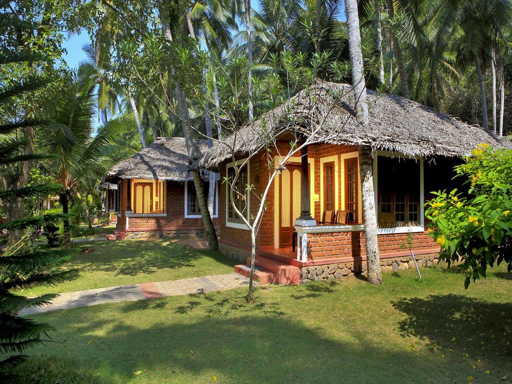 Abad Harmonia Ayurvedic Beach Resort Kovalam Eksteriør billede